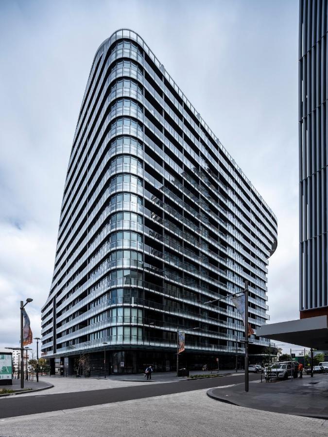 One Global Resorts Green Square Sydney Exterior photo The building of the National Institute for Cardiovascular Afflictions